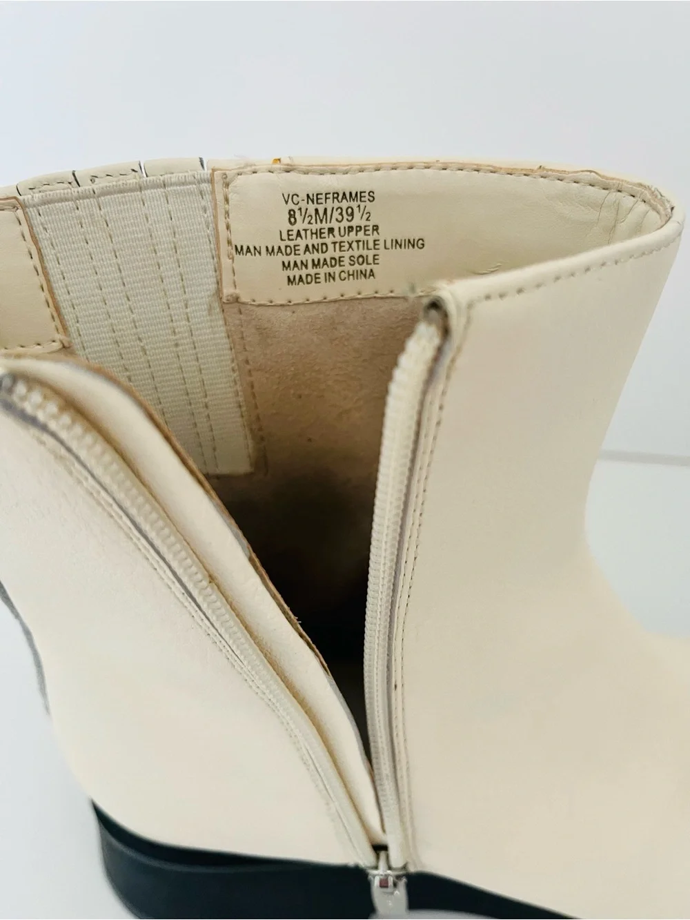 Vince Camuto Neframes Cream Leather Lug Sole Ankle Chelsea Boots  Size 8.5